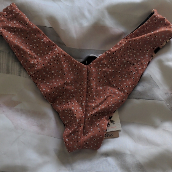 Billabong Safari Nita reversible Fiji bottoms - Picture 4 of 4